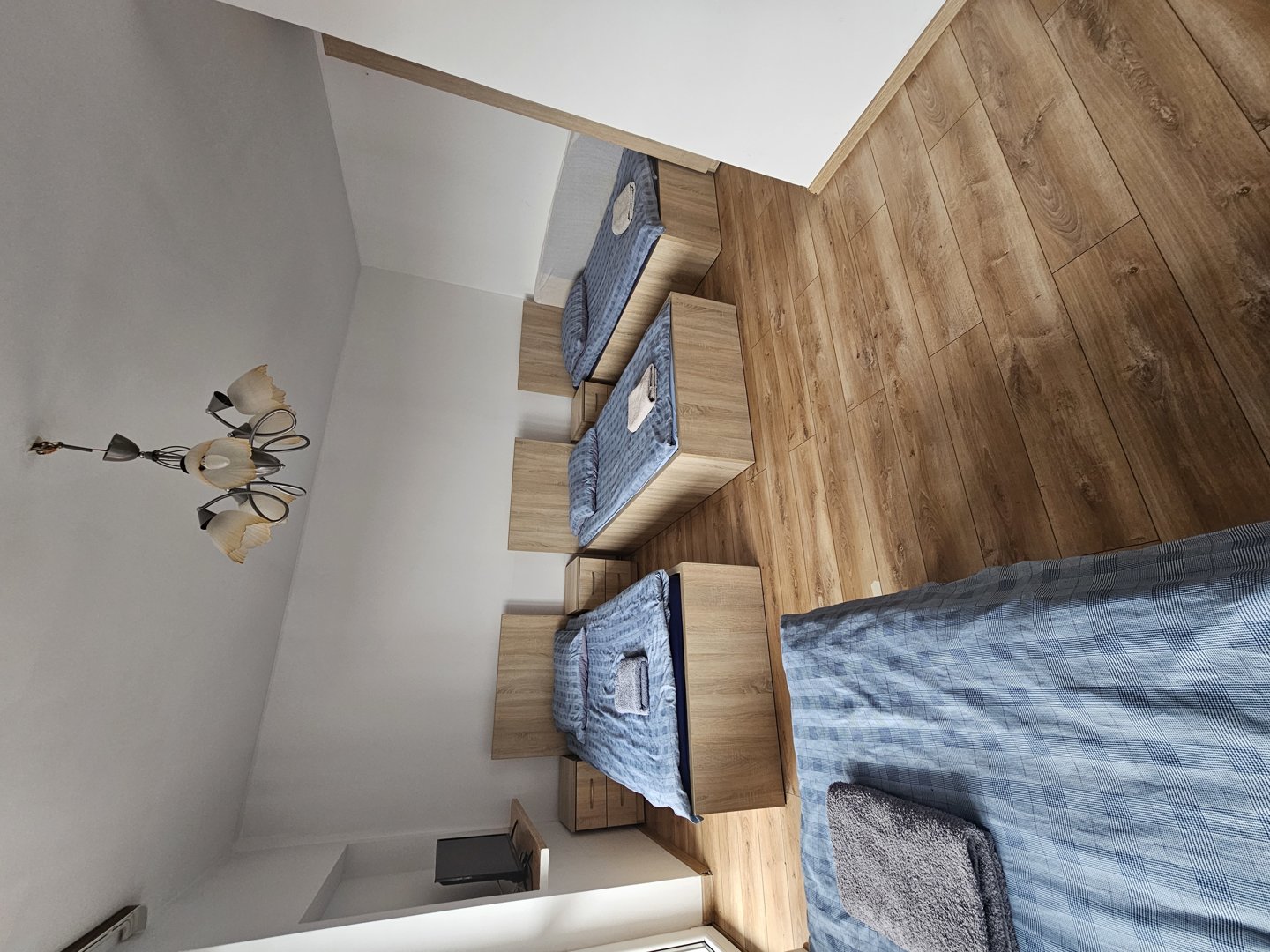 Pok&oacute;j czteroosobowy z balkonem -  ApartBairda54